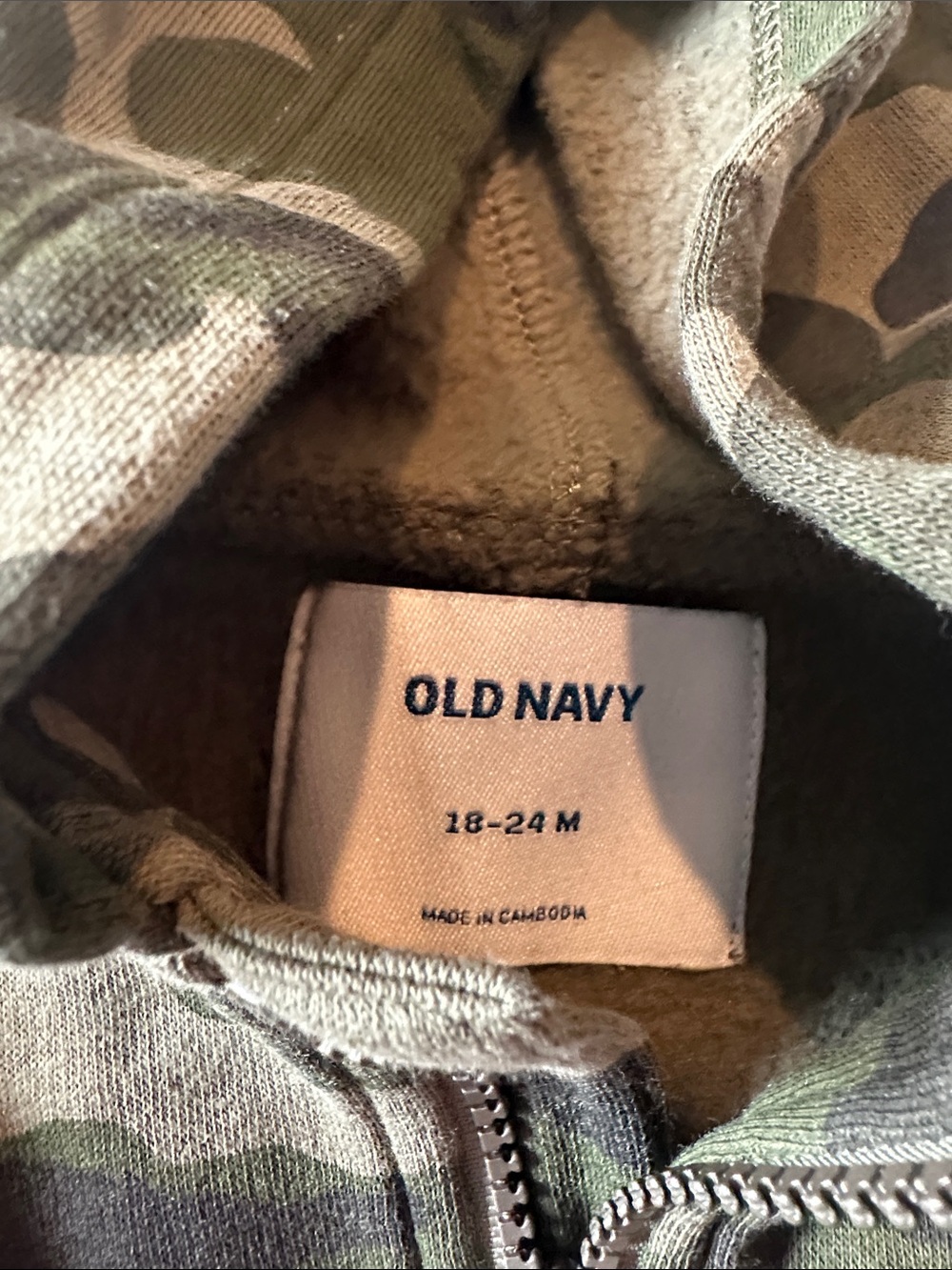 Old Navy Kids' Green Camo Zip-Up Hoodie - Picture 2 of 2